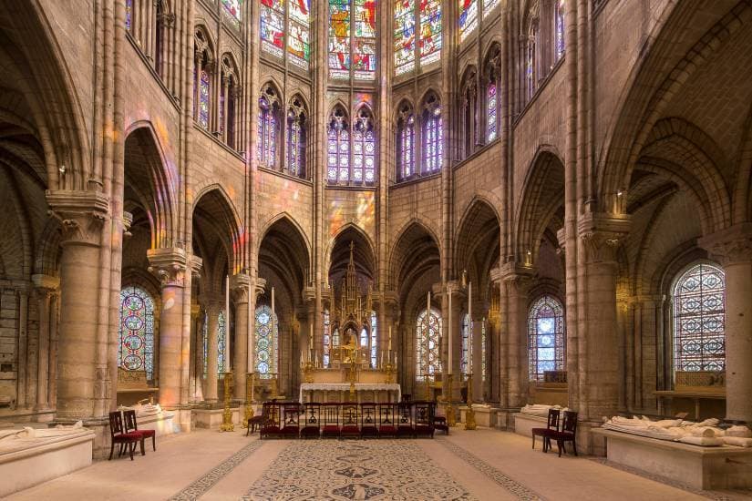 Vue des vitraux de la Basilique de Saint-Denis