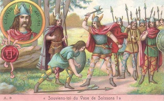 La vengeance du vase de Soissons :  Clovis tranchant la tête du soldat