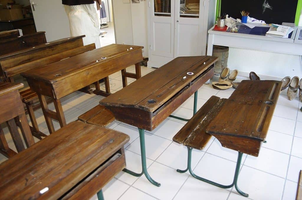 Ancien bureau d'écolier