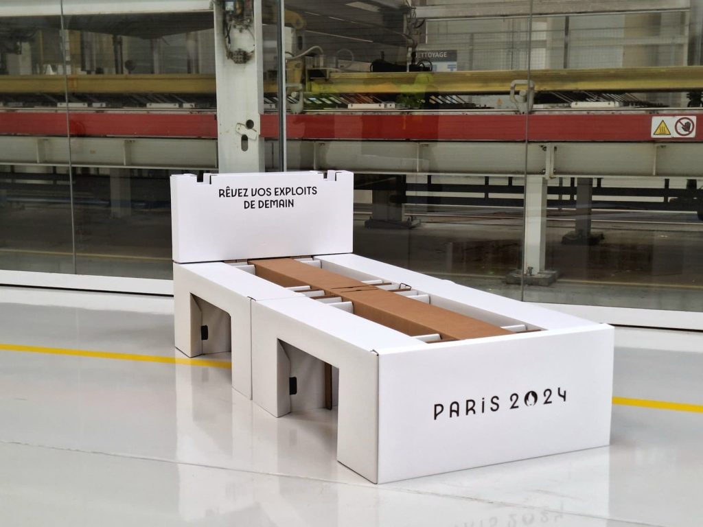 Lit en carton JO Paris 2024 